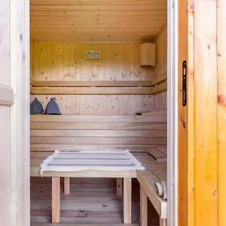 Feriehus Slusarnia-domek Z Sauna I Balia Nad Jeziorem, Kaszuby *
