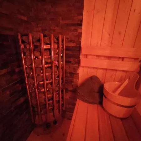 Slusarnia-domek Z Sauna I Balia Nad Jeziorem, Kaszuby *