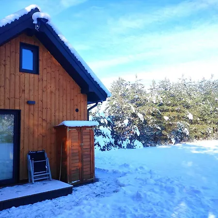 Slusarnia-domek Z Sauna I Balia Nad Jeziorem, Kaszuby Ferienhaus *