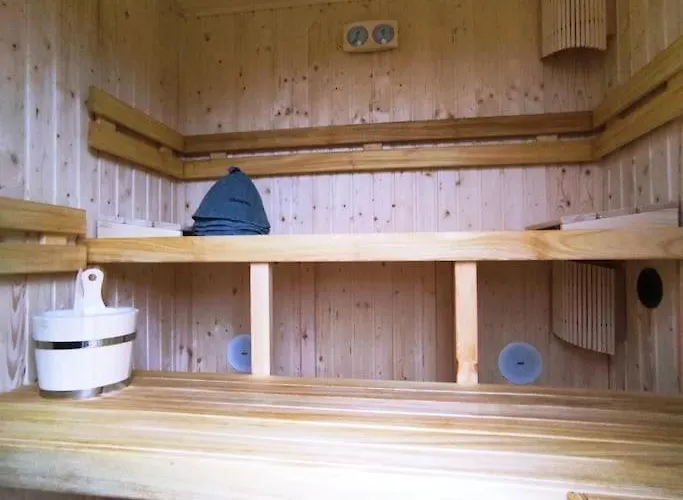 Дом отдыха Slusarnia-domek Z Sauna I Balia Nad Jeziorem, Kaszuby *