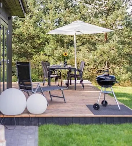 Slusarnia-domek Z Sauna I Balia Nad Jeziorem, Kaszuby Дом отдыха *